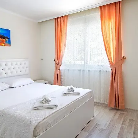 Roma - Emir Gursu Houses B Appartement Bahtili