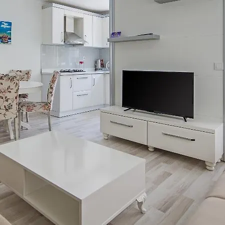 Roma - Emir Gursu Houses B * Bahtili